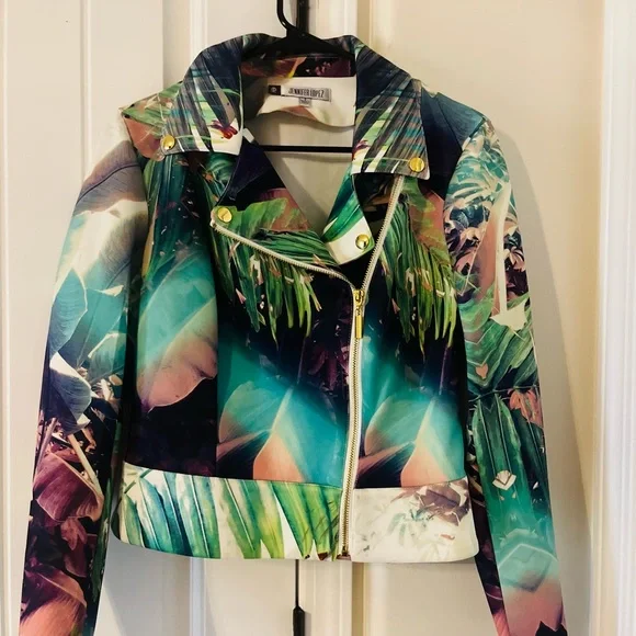 Jennifer Lopez Vibrant Tropical Jacket . - Picture 2 of 5